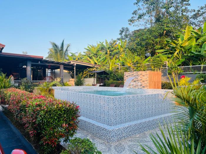 D lux garden resort