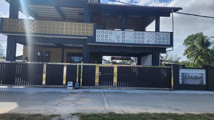 Casa MudaLebar