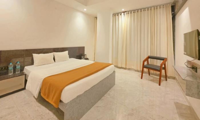 Hotel G Crown