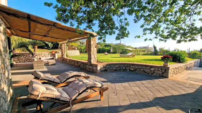 Villa Coralia vista mare e giardino privato