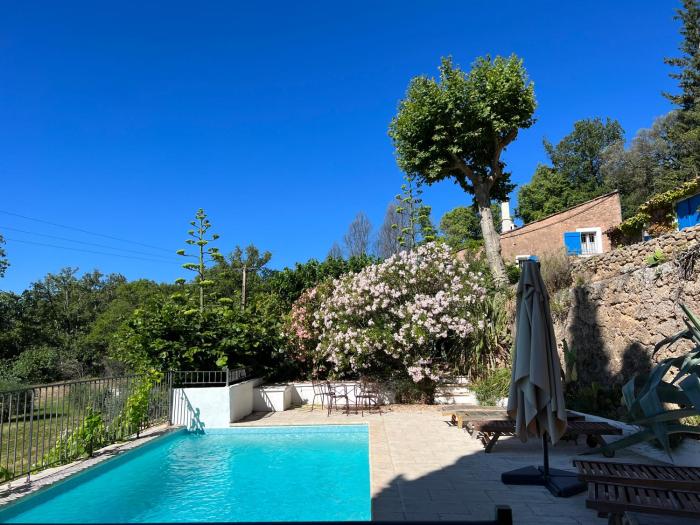 Superbe bastide provençale avec piscine rivière et terrain de pétanque