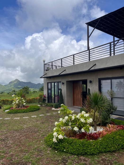 Hilltop Cabin