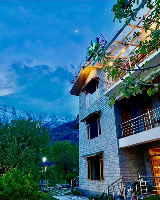 The Serene Walk - Manali