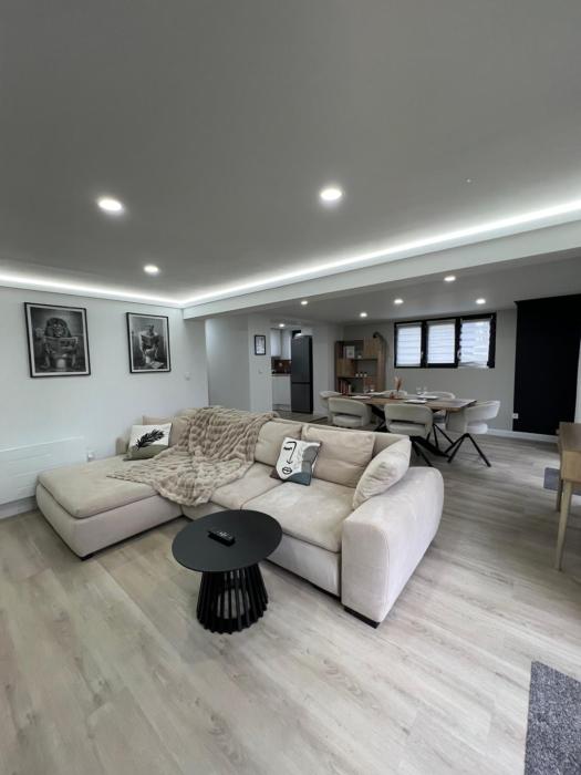Appartements Premium Parking privé Emplacement stratégique Idéal Séjours Pro & Famille
