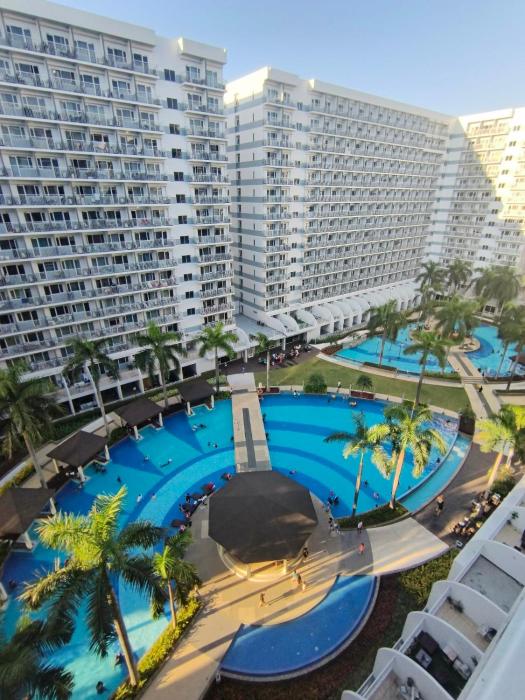 RhoisVC at Shell Residences MOA near NAIA Airport Condotel