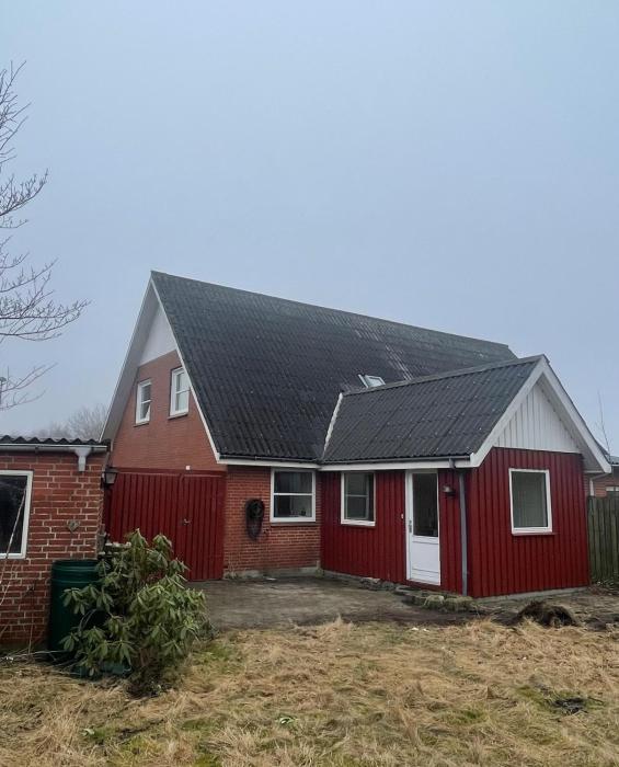 House in quiet neighborhood of 110 m2 near forest and beach