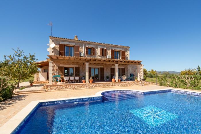 Idyllische Natur-Finca mit 12m Pool & Meerblick