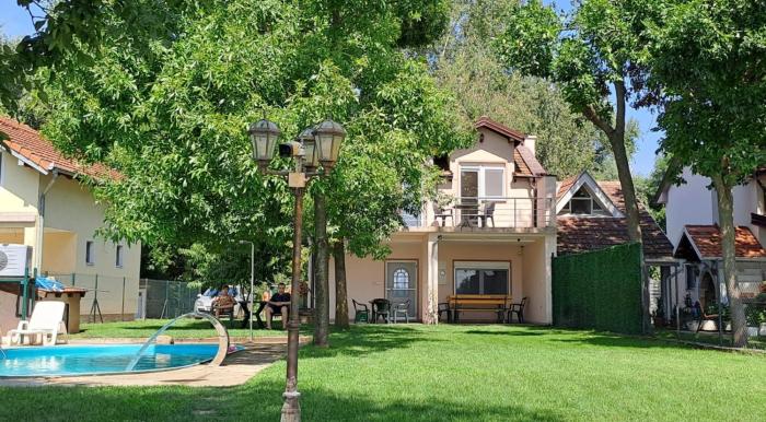 Vila Čoče - vikend kuća na Dunavu