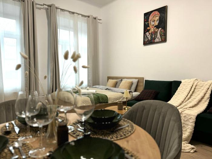 Comfy Apartment next to Main Station Old Town D-Apartments