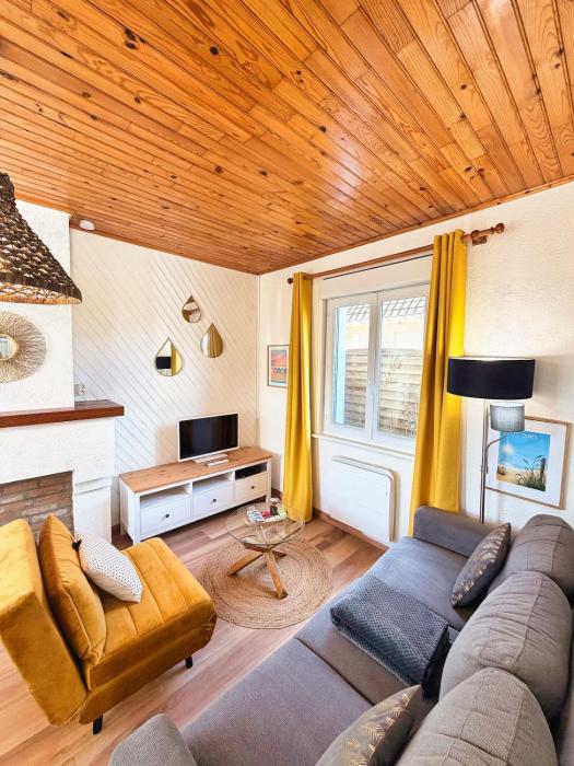 Le Petit Phare Cozy House in Downtown