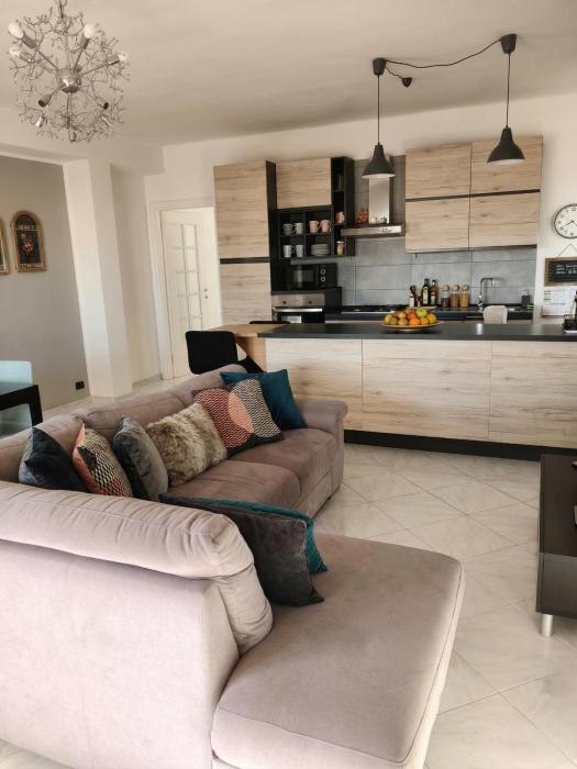 Penthouse in central area with very large terrace