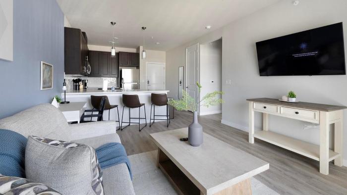 Landing Stylish 1BD Gym Pool