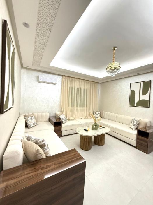 Cozy Apartment in Marrakech Center, Pool &Parking