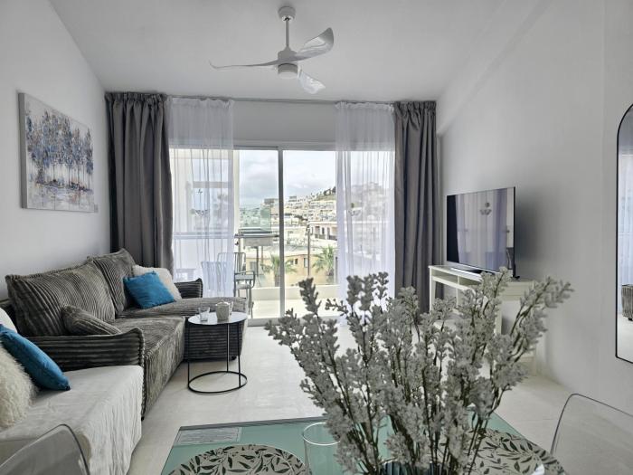 Newly Renovated Venus beach 500 m Gated REGINAgardens1, license oo11363
