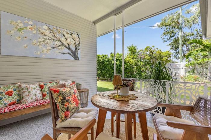 Black Duck Cottage - Coastal Heritage near Marina