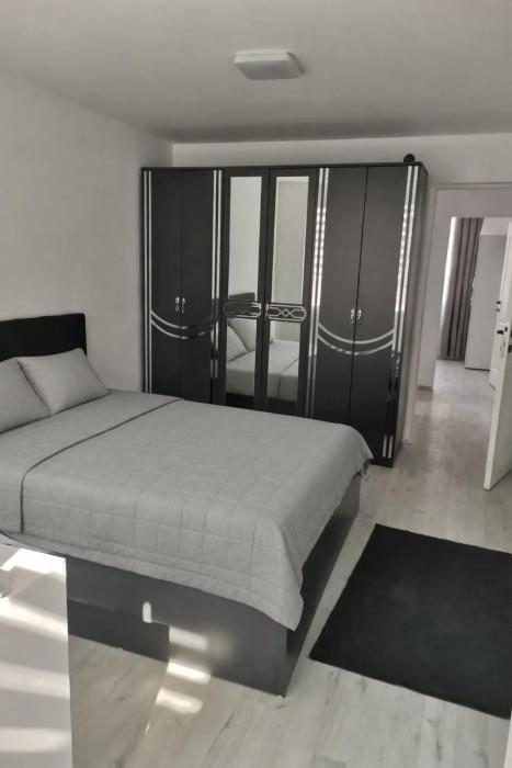 Apartament 3 camere parter