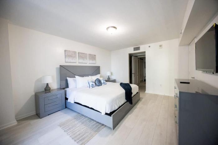 Brand New Lux condo on 29th floor in Brickell