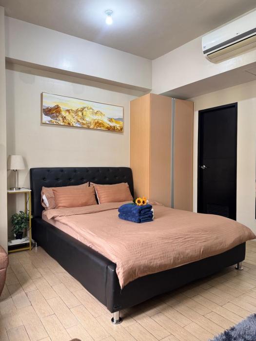 Comfy Studio at 81 Newport across NAIA Terminal 3 C2-7E