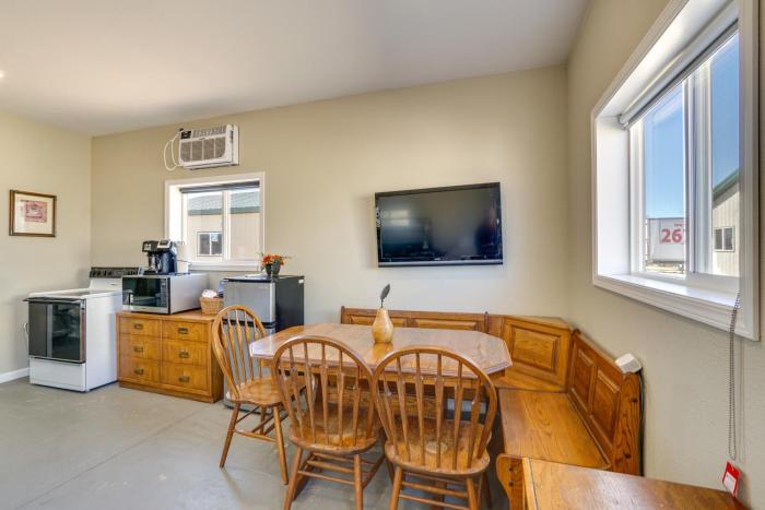 Ozark Mountain Launchpad! Cabin with Fishing On-Site