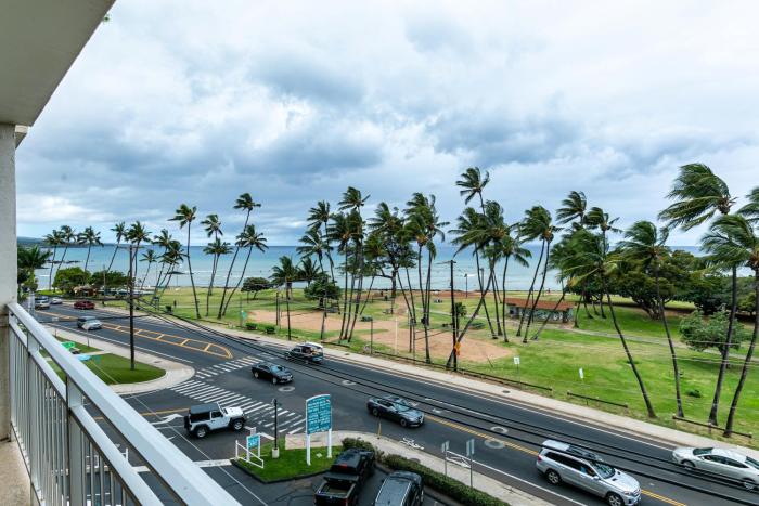 Island Surf #502 Great Location, Ocean View, Across from Kalama Park, AC