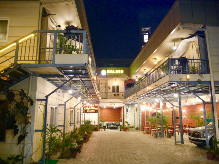 Kalash Parkaze And Tent Inn