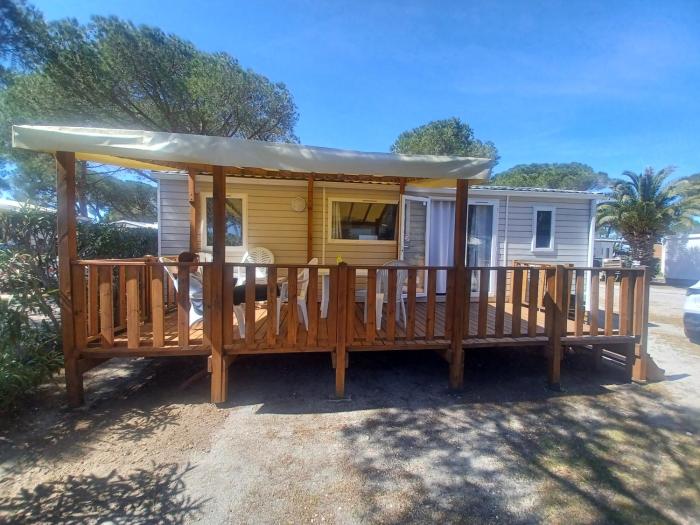 Mobil-home climatisé, tout confort, 3 chambres, sans vis à vis, dans camping 4 étoiles à La Presquile du Barcares