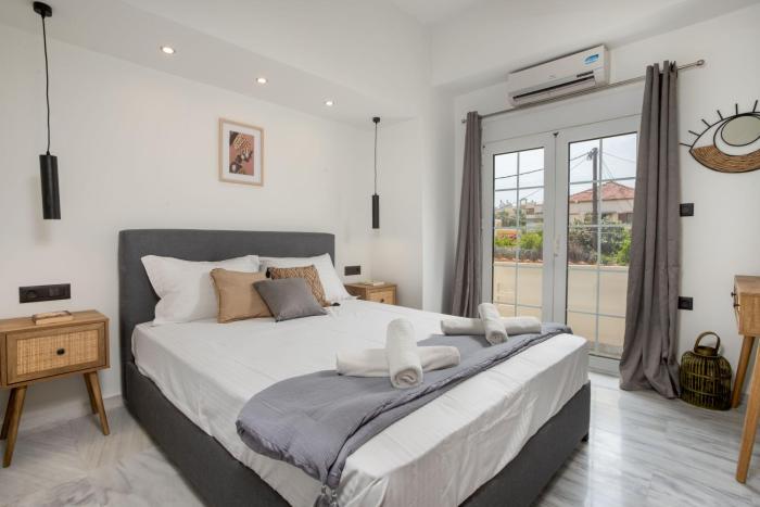 Domus 17 II Stylish Retreat Near City & Beach