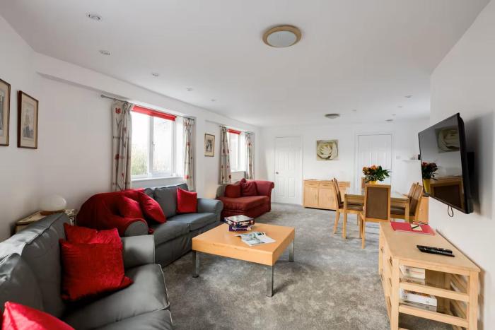 Character House for Buisness, Holidays and Relocation