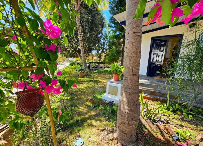 House of Helen - Serene Villa Amidst Nature