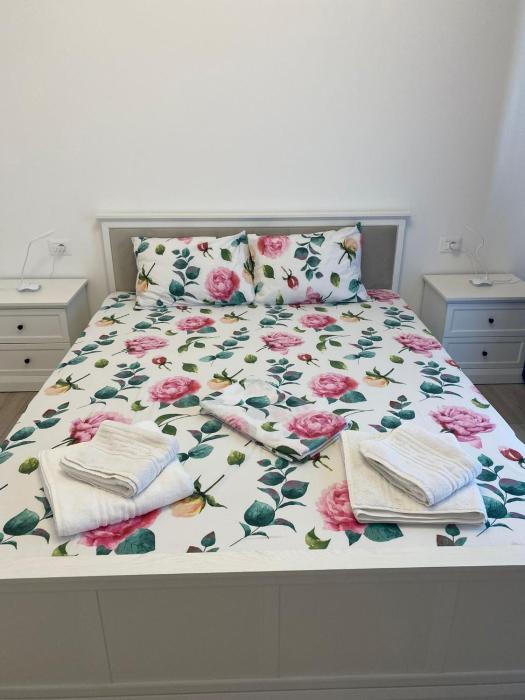 Ioanyk Apartment with parking