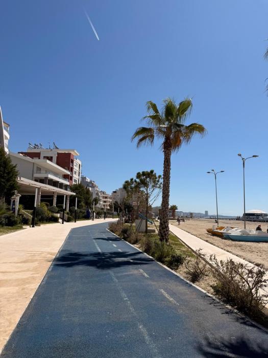 Eris Apartment, 2 minute walk to beach