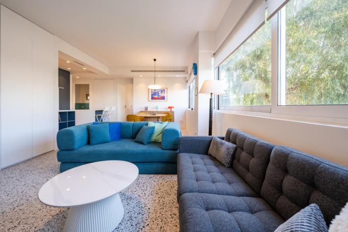 Colorful & Modern 2Bdrm Apartment in Koukaki
