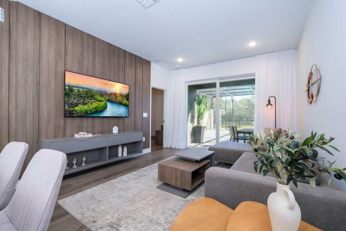 Disney Getaway Private Pool Themed Bedrooms. Book Now DW15