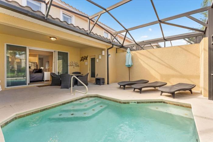 Disney Getaway Private Pool Themed Bedrooms. Book Now Solt429