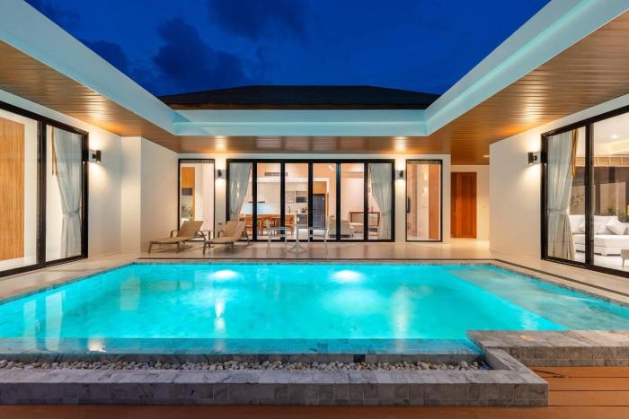 New pool villa with fitness and tennis court