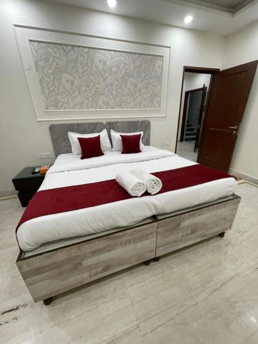 2bhk in Green Park, Serviced Apartment , AIIMS