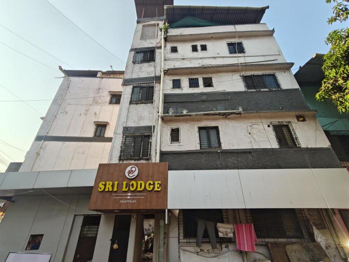 Hotel Sri Lodge Kalyan - Couple Friendly Hotel