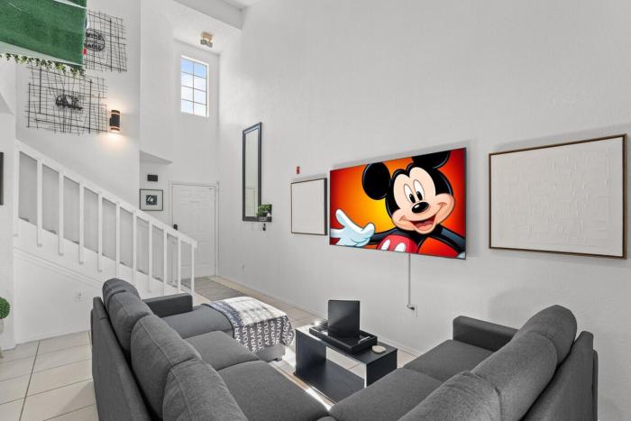 Luxury Disney Villa Private Pool Lakefront 8 Min