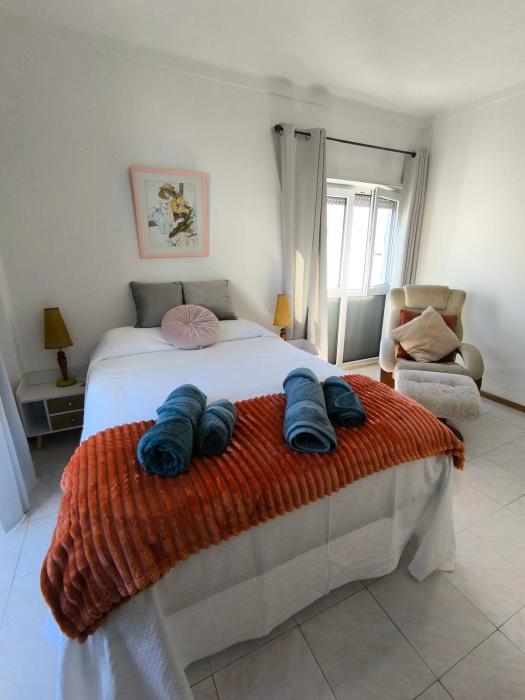 T2 Junto à praia, com lençóis, toalhas, WIFI, Churrasqueira, 3ºpiso sem elevador