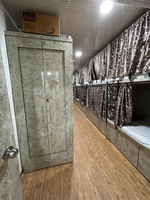 Apna Adda Dormitory and Cabin Mumbai