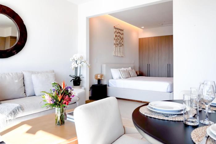 Tropical Tide, Ocean Views & Beach Club