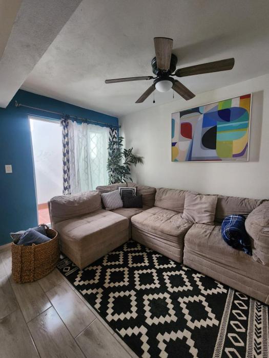 Burgos Home Near Embassy, USA Crossing and Aeropuerto