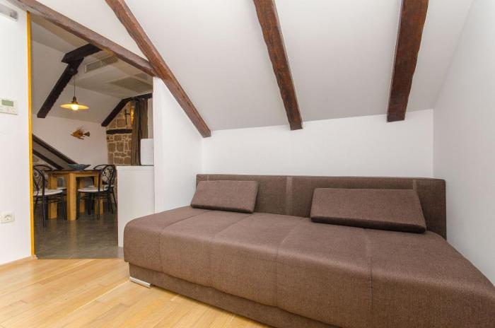 Apartment and Rooms Desideria