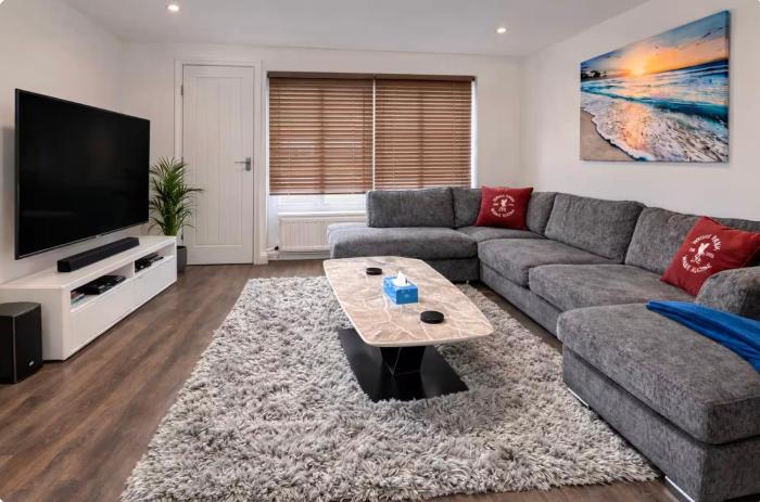 Luxury 3 Bedroom House, Central & Child Friendly