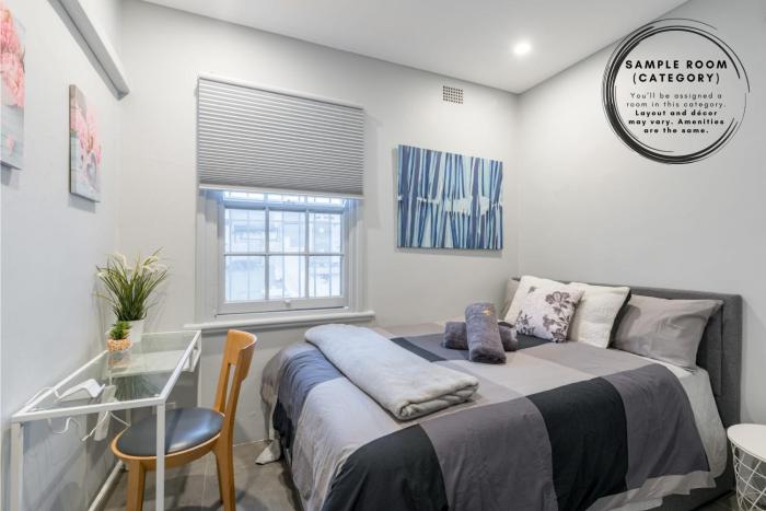 Chic Double Room - AC - Next to Central Station - Nearby CBD USYD UTS Top Viewed Bistros - Shared Bathroom
