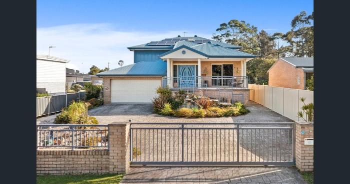 The Hillwood Manor - Huge 5BR House Minutes to Jervis Bay & Huskisson