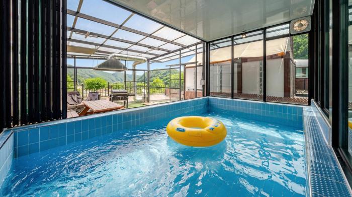 Gapyeong Dalmeong Pool Villa Glamping