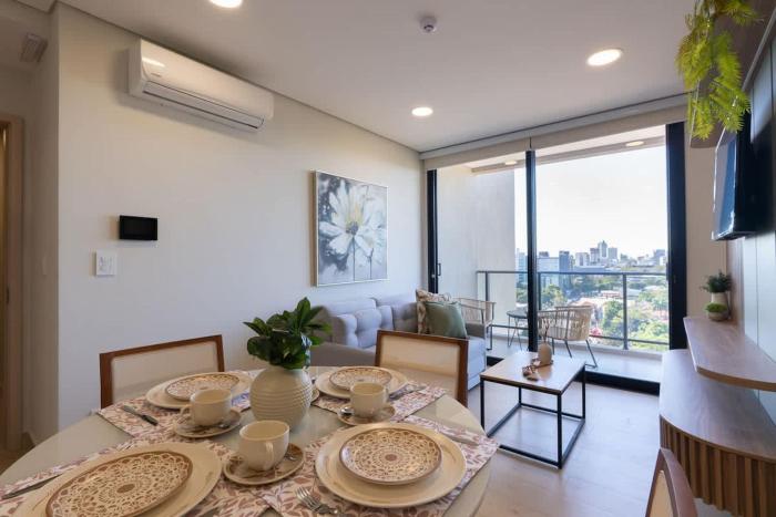 Modern & Central Pool Gym & City Views