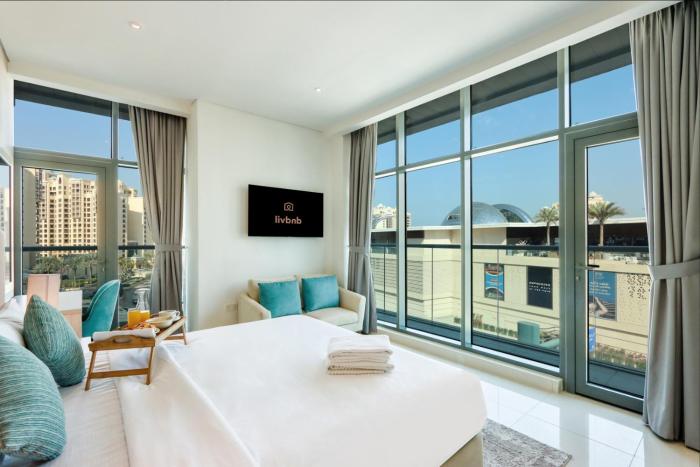 Cozy Studio in Palm, Steps to Beach & Mall