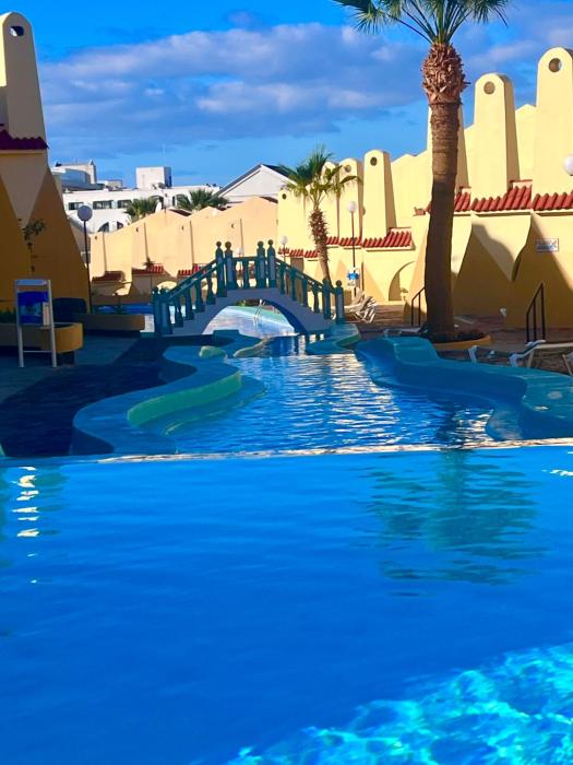 costa adeje -Wonderful poolside apartment